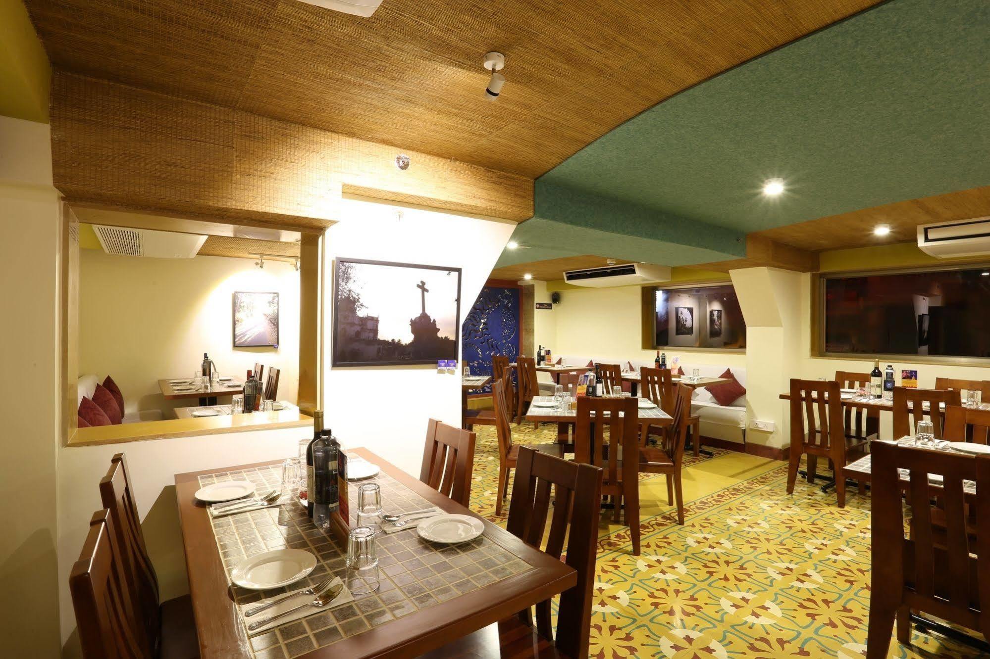 Hotel Grande Delmon Panaji Exterior foto